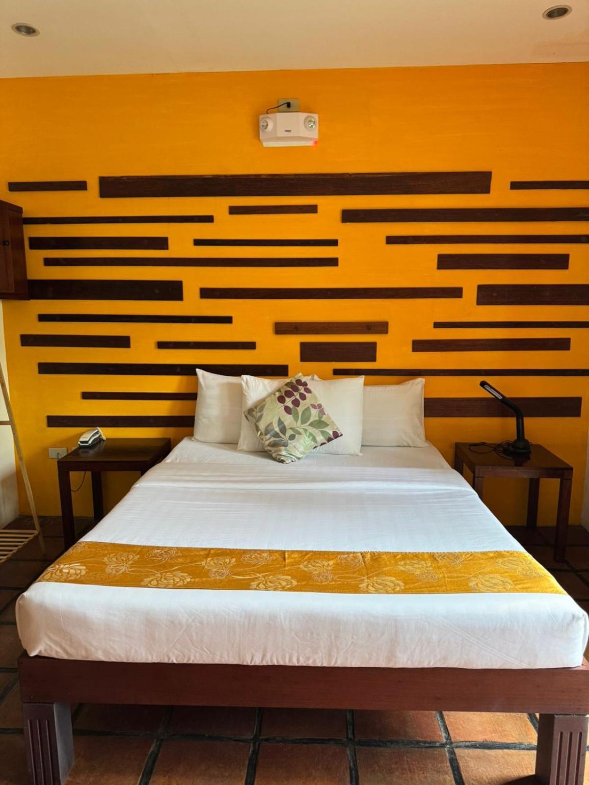 Acacia Tree Garden Hotel Puerto Princesa Zewnętrze zdjęcie